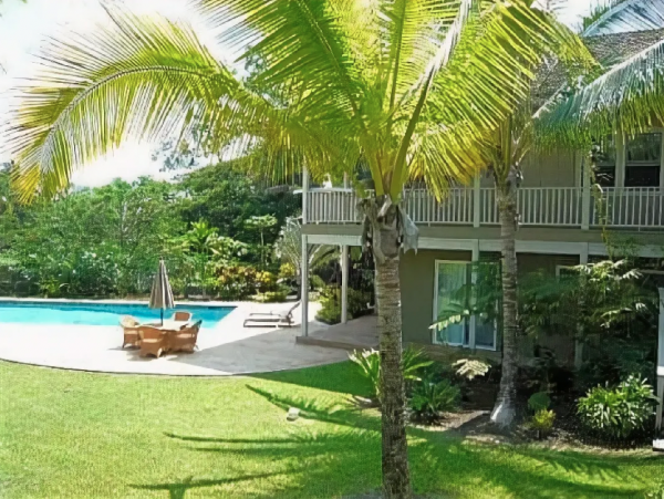 Kailua Vacation Home Rental Sleeps Ten Guests Private Pool