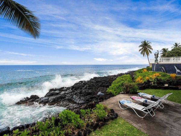 Kailua-Kona Vacation Home Rental Sleeps Eight Guests