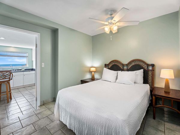 Kailua-Kona Vacation Home Rental Sleeps Eight Guests
