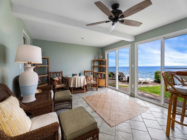 Kailua-Kona Vacation Home Rental Sleeps Eight Guests
