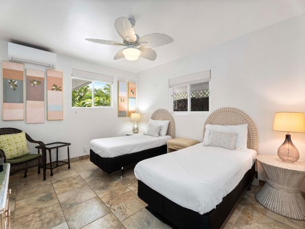 Kailua-Kona Vacation Home Rental Sleeps Eight Guests
