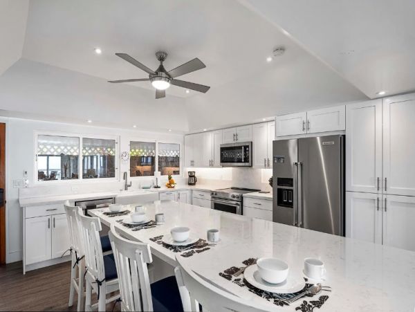 Kailua-Kona Vacation Home Rental Sleeps Eight Guests