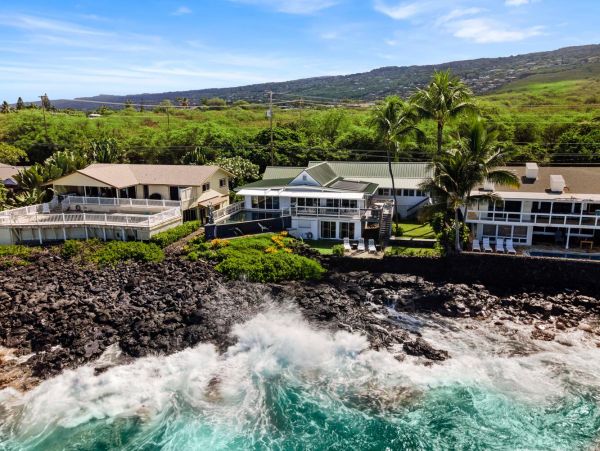 Kailua-Kona Vacation Home Rental Sleeps Eight Guests