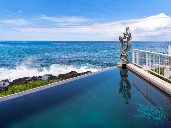 Kailua-Kona Vacation Home Rental Sleeps Eight Guests