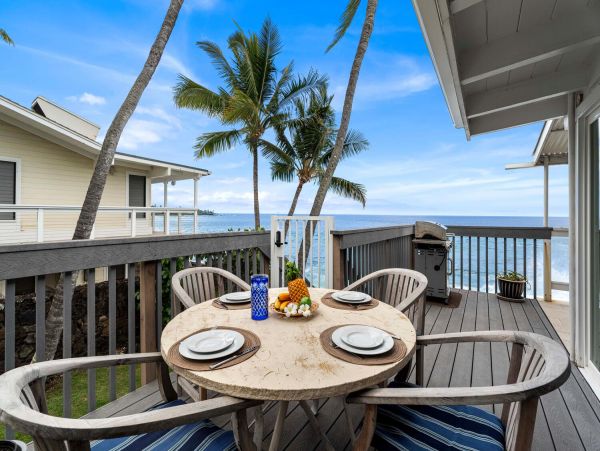 Kailua-Kona Vacation Home Rental Sleeps Eight Guests