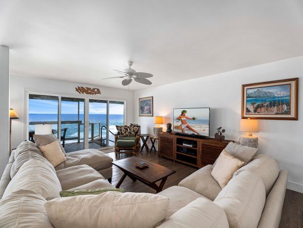 Kailua-Kona Vacation Home Rental Sleeps Eight Guests