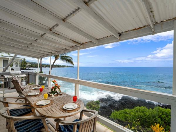 Kailua-Kona Vacation Home Rental Sleeps Eight Guests