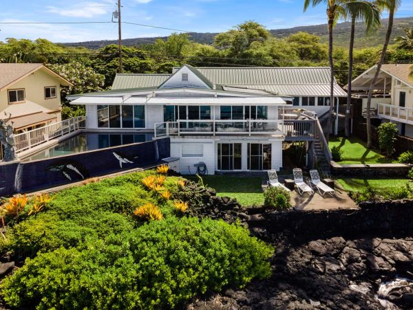 Kailua-Kona Vacation Home Rental Sleeps Eight Guests