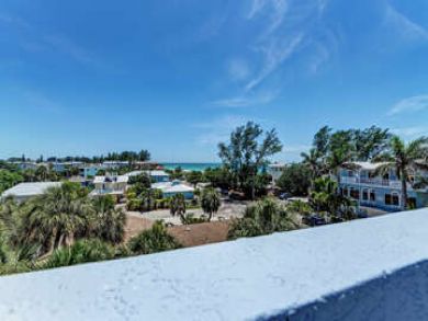 Only a Minute to the Beach Anna Maria Vacation Luxury Home