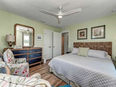 Only a Minute to the Beach Anna Maria Vacation Luxury Home