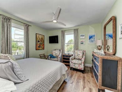Only a Minute to the Beach Anna Maria Vacation Luxury Home