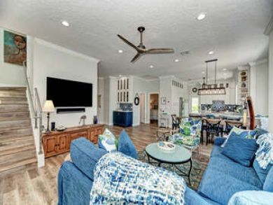 Only a Minute to the Beach Anna Maria Vacation Luxury Home