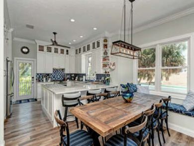 Only a Minute to the Beach Anna Maria Vacation Luxury Home