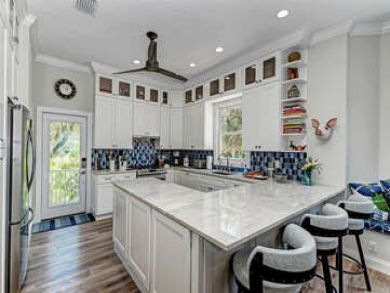Only a Minute to the Beach Anna Maria Vacation Luxury Home