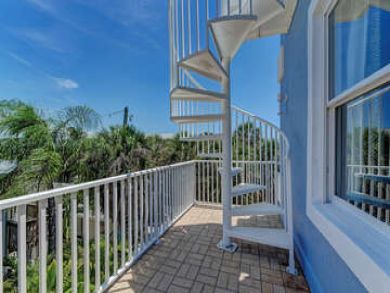 Only a Minute to the Beach Anna Maria Vacation Luxury Home