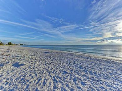 Only a Minute to the Beach Anna Maria Vacation Luxury Home