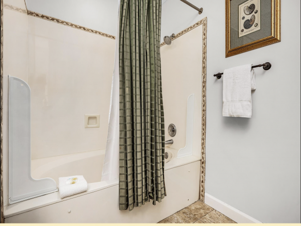 Destin Beach Vacation Condo Full Gulf View - Sleeps 6