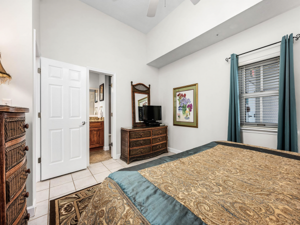 Destin Beach Vacation Condo Full Gulf View - Sleeps 6
