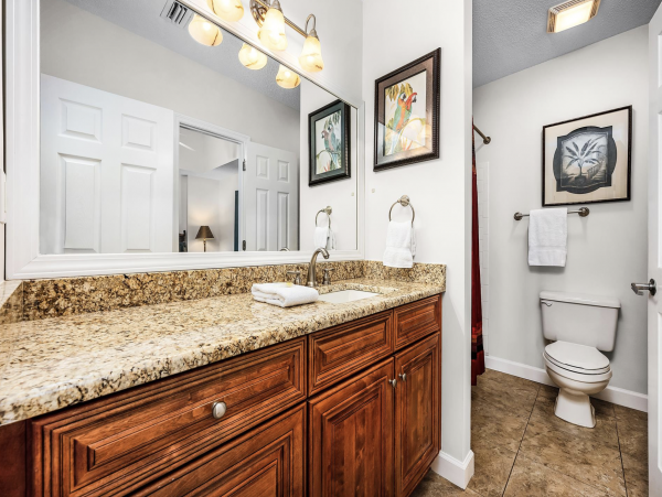 Destin Beach Vacation Condo Full Gulf View - Sleeps 6