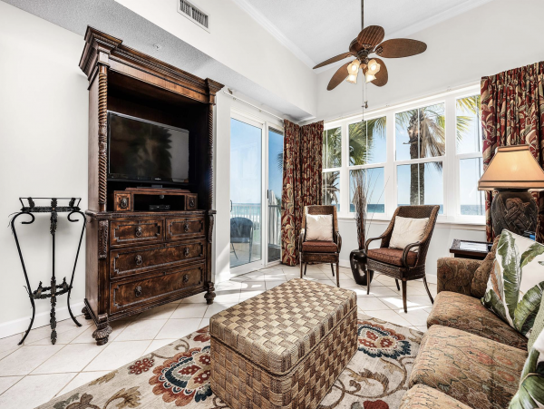Destin Beach Vacation Condo Full Gulf View - Sleeps 6