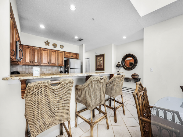 Destin Beach Vacation Condo Full Gulf View - Sleeps 6