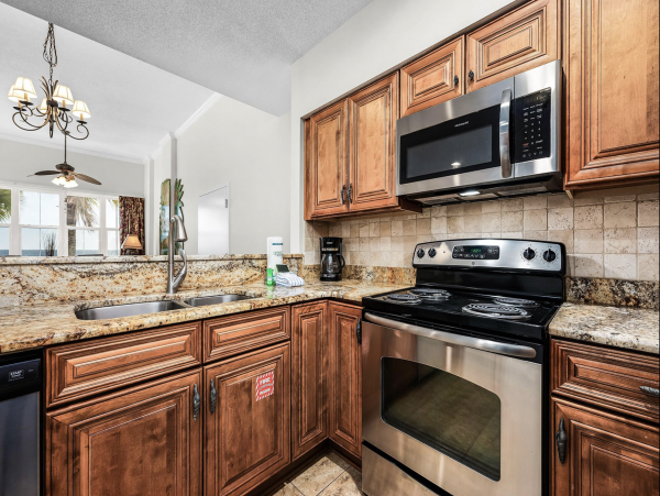 Destin Beach Vacation Condo Full Gulf View - Sleeps 6