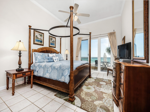 Destin Beach Vacation Condo Full Gulf View - Sleeps 6