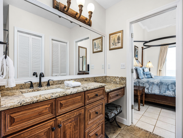 Destin Beach Vacation Condo Full Gulf View - Sleeps 6