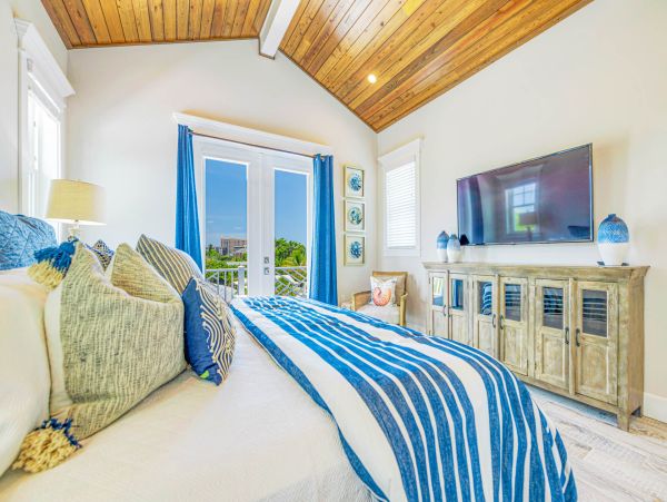 Luxury Seven Bedroom Vacation Rental Home on Lido Key