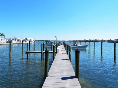 Longboat Key Bay View Vacation Condo, Walk to Beach