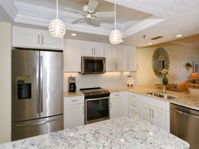Longboat Key Bay View Vacation Condo, Walk to Beach