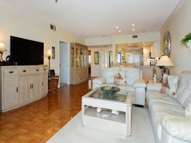 Longboat Key Bay View Vacation Condo, Walk to Beach