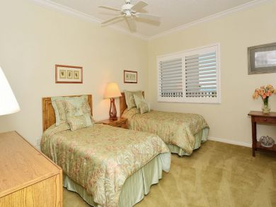 Longboat Key Bay View Vacation Condo, Walk to Beach