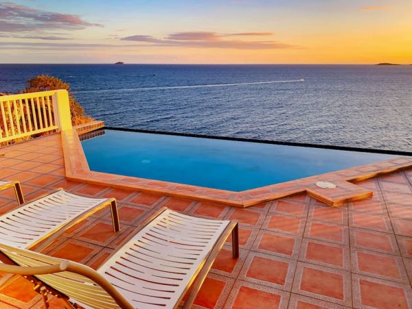 St. Thomas Ocean Front Vacation Home - 6 Bedrooms