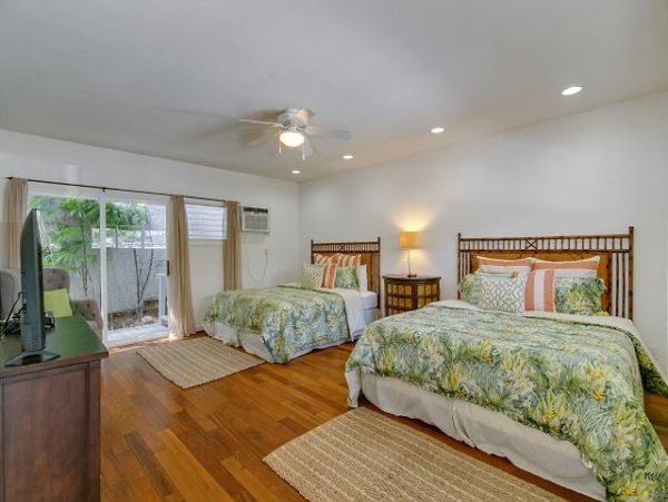 Honolulu 4 Bedroom Beach Front Vacation Home