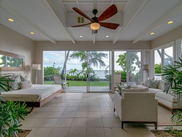 Honolulu 4 Bedroom Beach Front Vacation Home