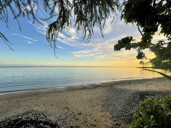 Honolulu 4 Bedroom Beach Front Vacation Home