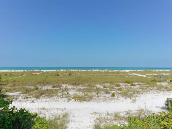 Luxury 4 Bedroom Villa on the Beach on Anna Maria Sleeps 8