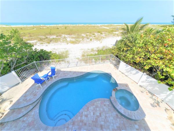 Luxury 4 Bedroom Villa on the Beach on Anna Maria Sleeps 8