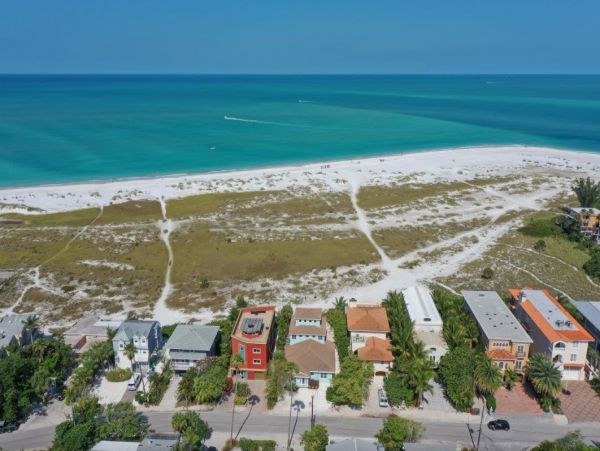 Luxury 4 Bedroom Villa on the Beach on Anna Maria Sleeps 8
