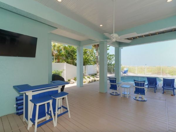 Luxury 4 Bedroom Villa on the Beach on Anna Maria Sleeps 8