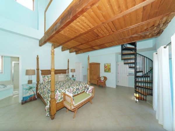 Luxury 4 Bedroom Villa on the Beach on Anna Maria Sleeps 8