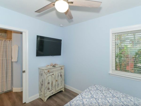 Luxury 4 Bedroom Villa on the Beach on Anna Maria Sleeps 8