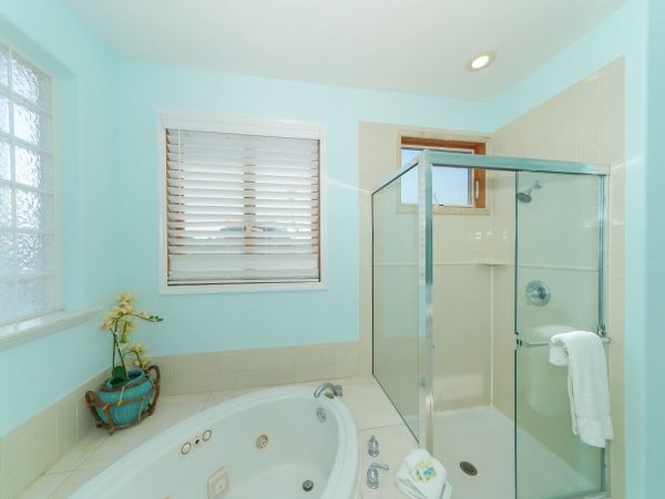 Luxury 4 Bedroom Villa on the Beach on Anna Maria Sleeps 8