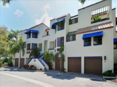 Great Value Longboat Key Townhome Short Walk to the Beach