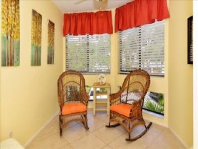 Great Value Longboat Key Townhome Short Walk to the Beach