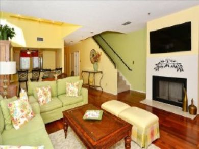 Great Value Longboat Key Townhome Short Walk to the Beach