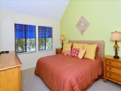 Great Value Longboat Key Townhome Short Walk to the Beach