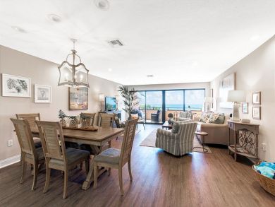 Destin Beachfront Condo Three Bedroom Sleeps Eight