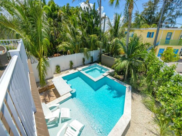 Siesta Key Luxury Vacation Rental - Florida Beachfront Family Villa